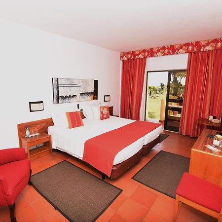Praia Da Lota Resort - Beachfront Hotel Manta Rota Eksteriør bilde