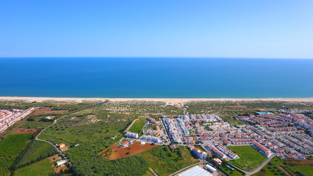 Praia Da Lota Resort - Beachfront Hotel Manta Rota Eksteriør bilde