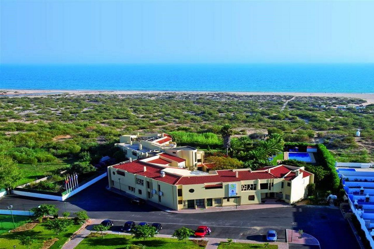 Praia Da Lota Resort - Beachfront Hotel Manta Rota Eksteriør bilde