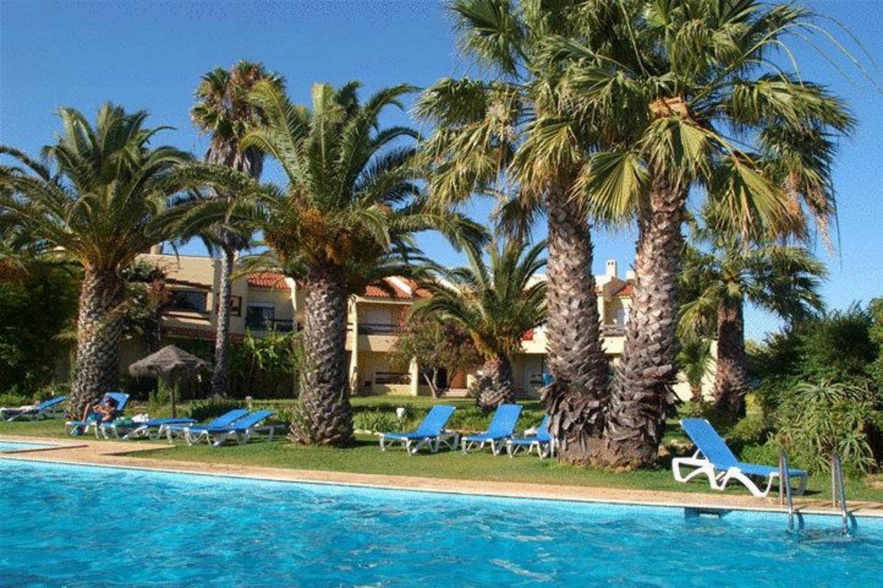 Praia Da Lota Resort - Beachfront Hotel Manta Rota Eksteriør bilde